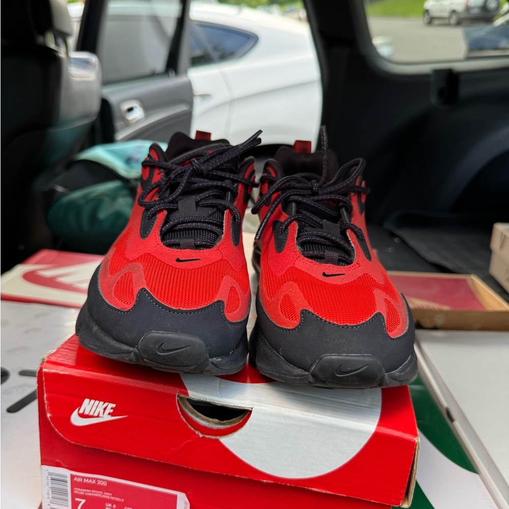 Nike Air max 200 ~ Red and Black Athletic Sneakers